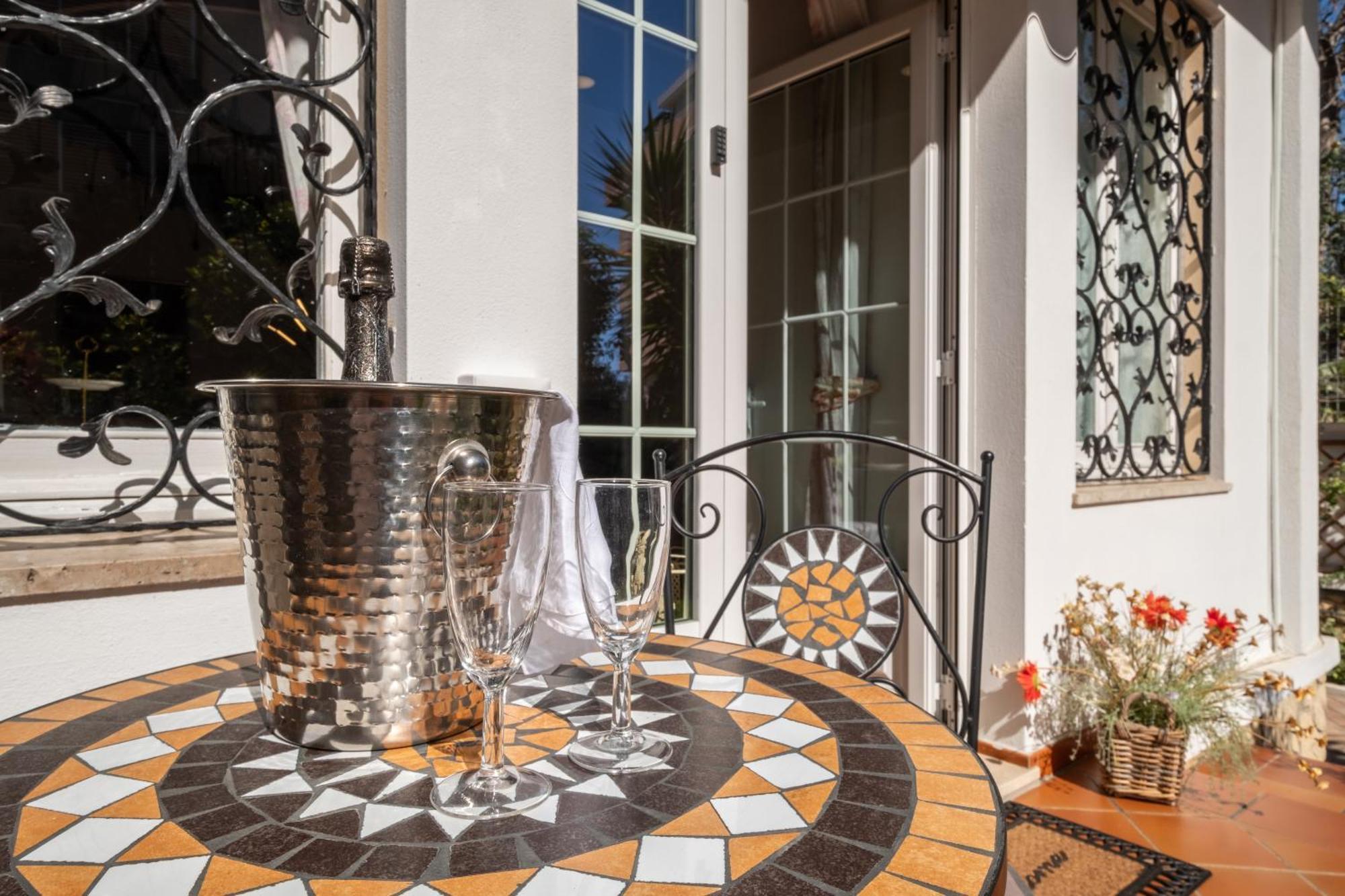 Elegante Villa Lu' Centro Citta A 10 Minuti Dal Mare كالياري المظهر الخارجي الصورة
